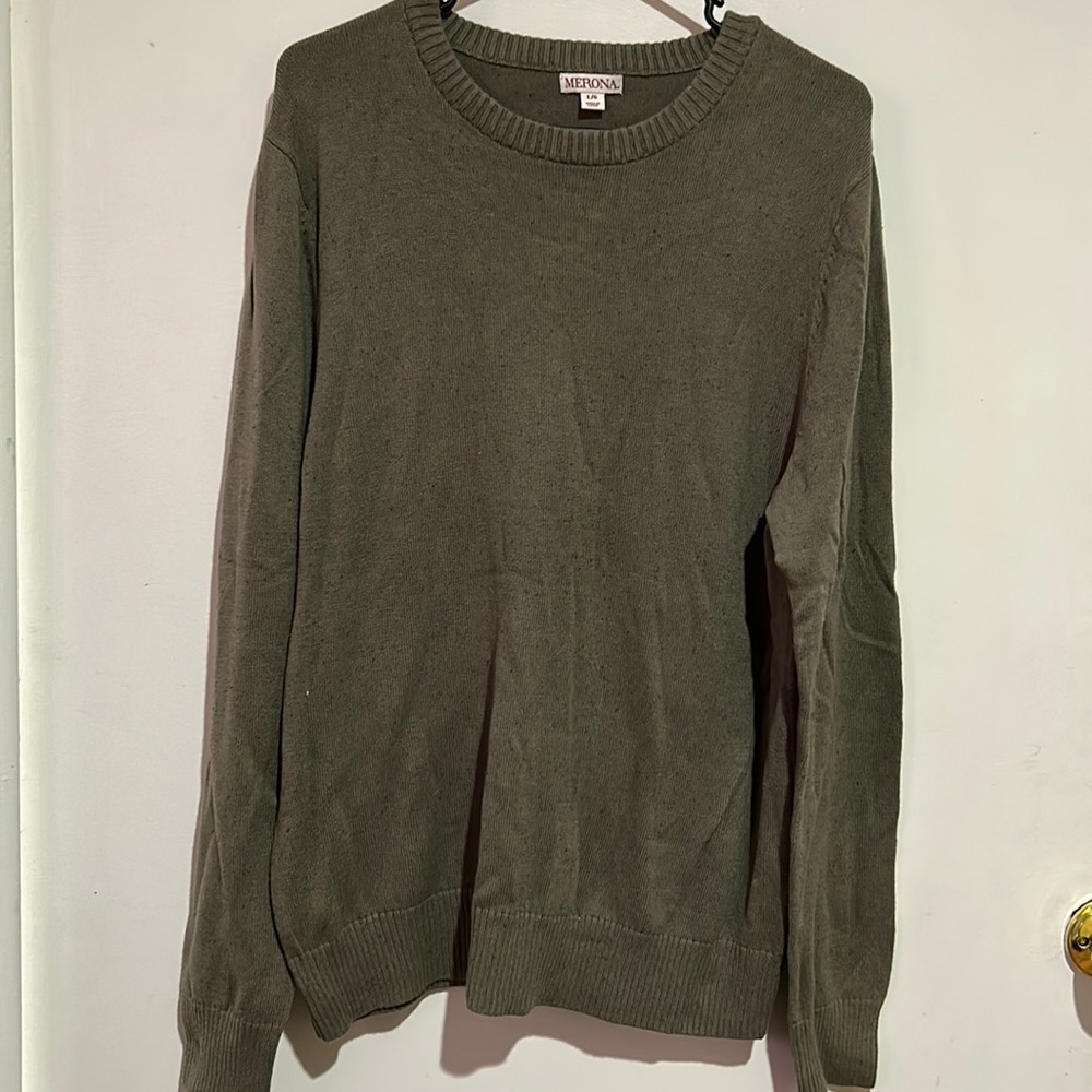 Merona Large Men’s green with black speckles